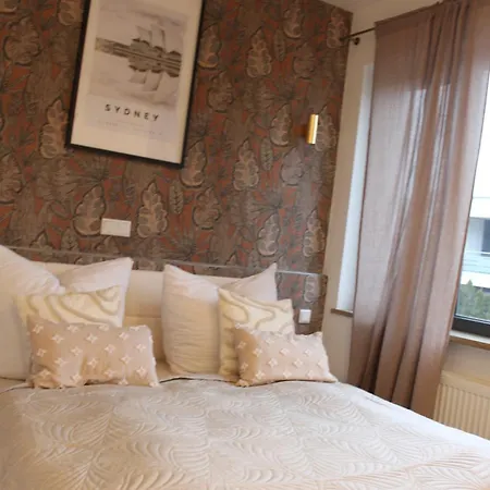 Hotel Via *